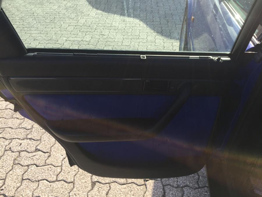 Детали интерьера Audi S6 Plus (4A, C4) 1996 года  (фото 24 из 58)